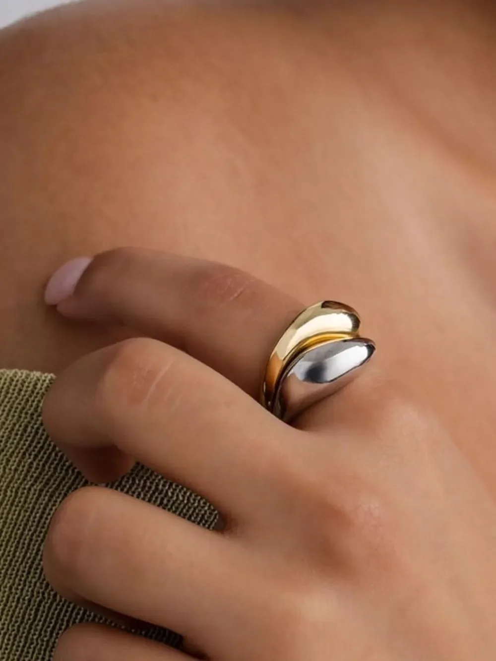 Mixed metal dome ring set